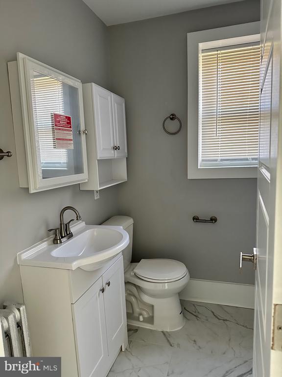 Building Photo - 144 W Allens Ln