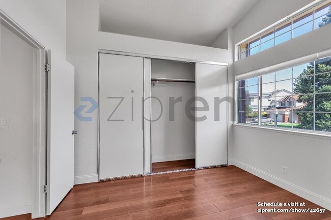Building Photo - 115 Montego Dr