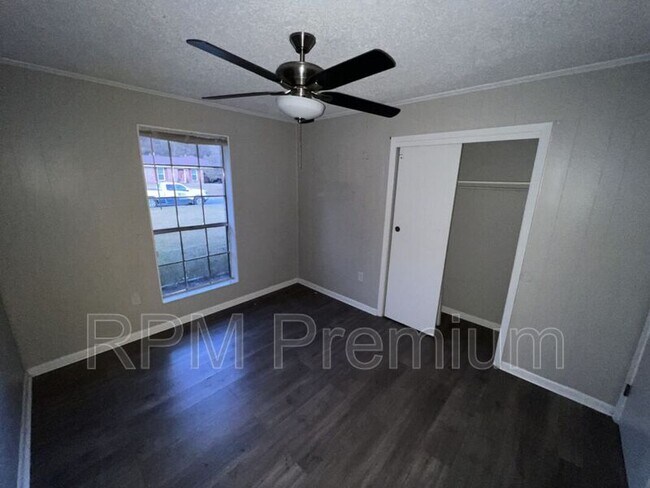 Building Photo - 5106 Tristian Ave