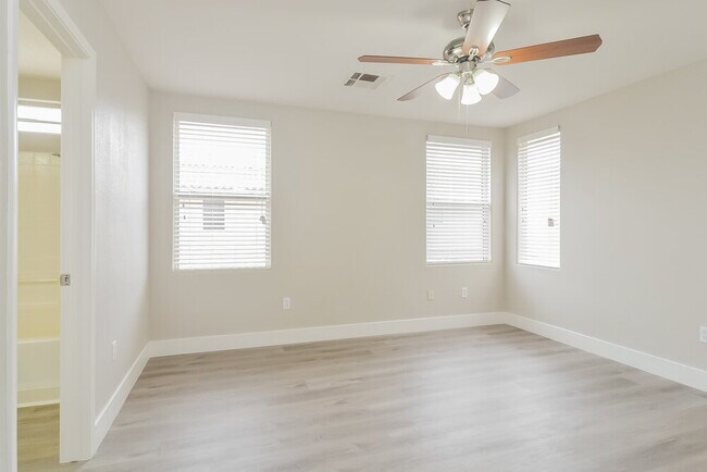 Building Photo - 6556 La Placita Ave