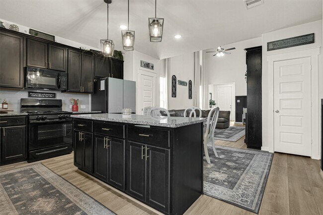 Building Photo - 30260 Kingston Heath Dr