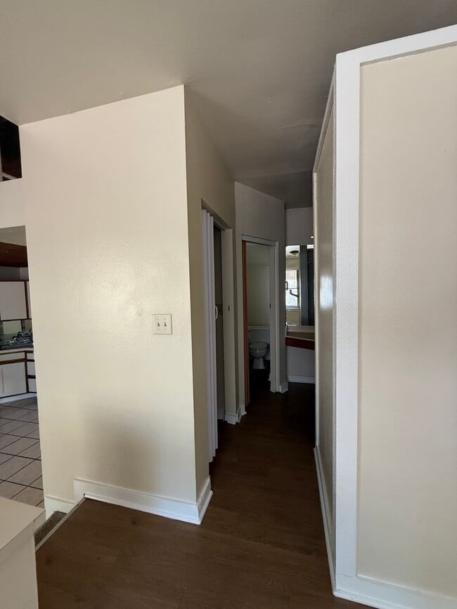 Building Photo - Studio/Efficiency Bungalow with a Loft