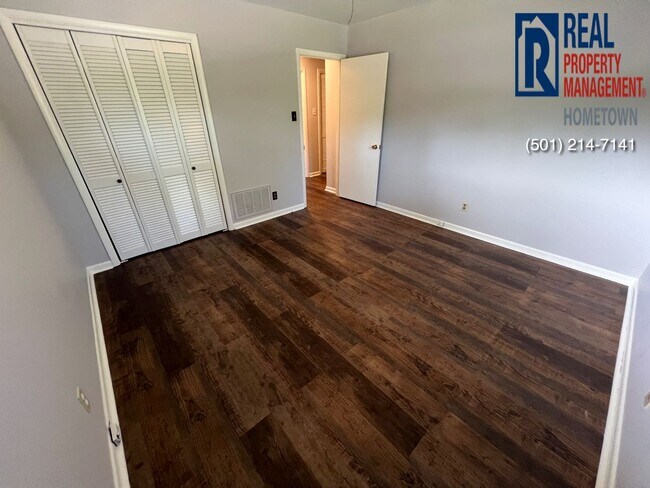 Building Photo - 1714 Biscayne Dr
