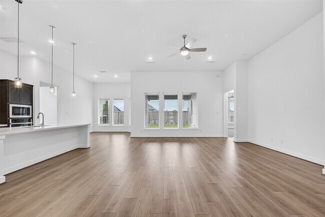 Building Photo - 1568 River Pt Dr