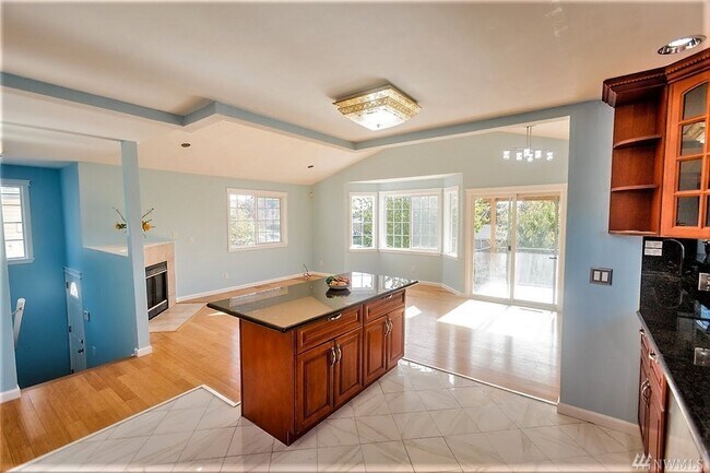 Building Photo - 4216 S Eddy St