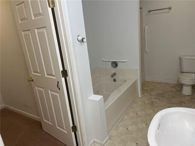 Building Photo - 6441 Wildwood Trail