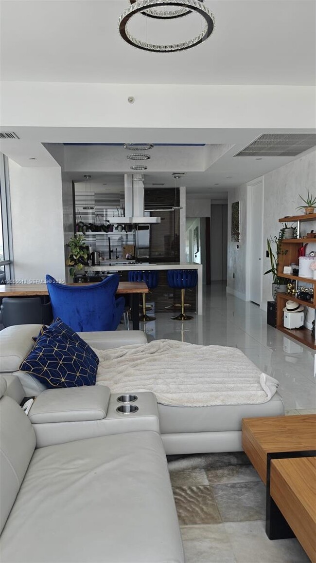 Building Photo - 1100 Biscayne Blvd