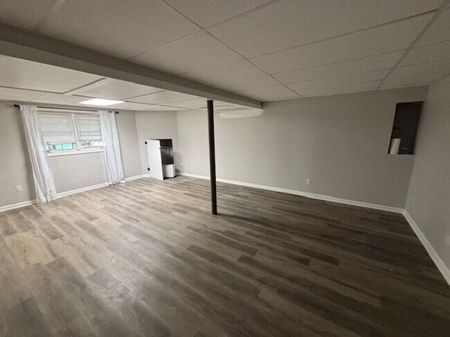 Building Photo - Beautifully Renovated 3-Bedroom, 2-Bath Ranch Home on Full Basement!