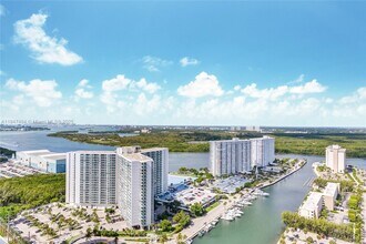 Building Photo - 15901 Collins Ave