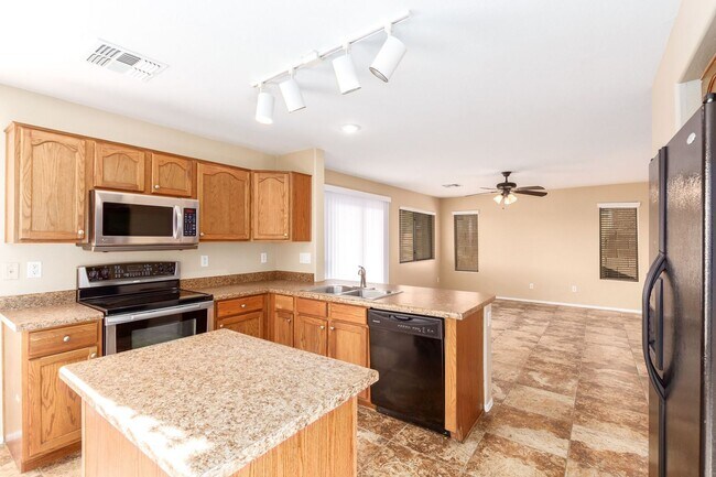 Building Photo - Beautiful 4 Bedroom Home in Johnson Ranch!