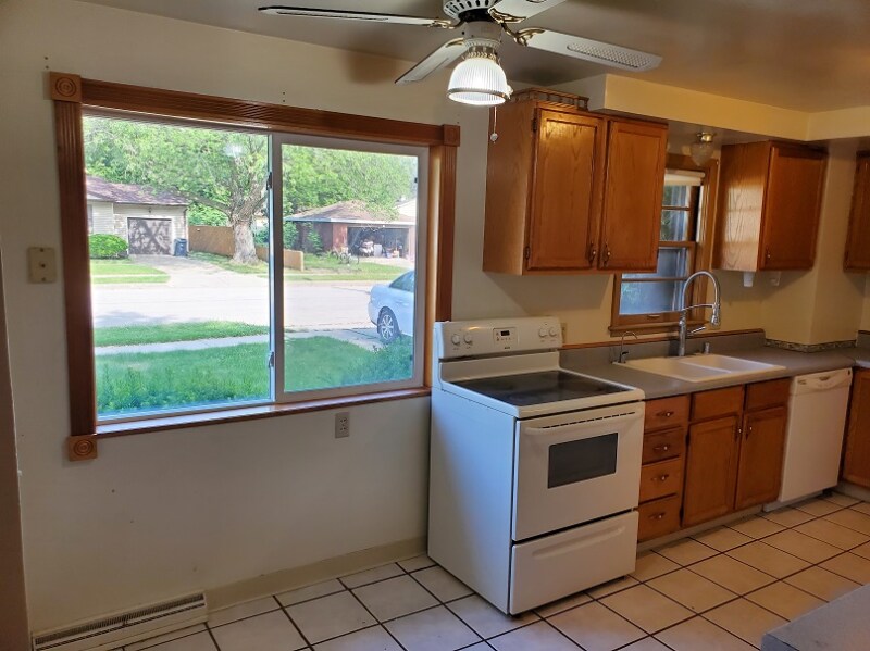 Building Photo - 1163 Higgins Ave