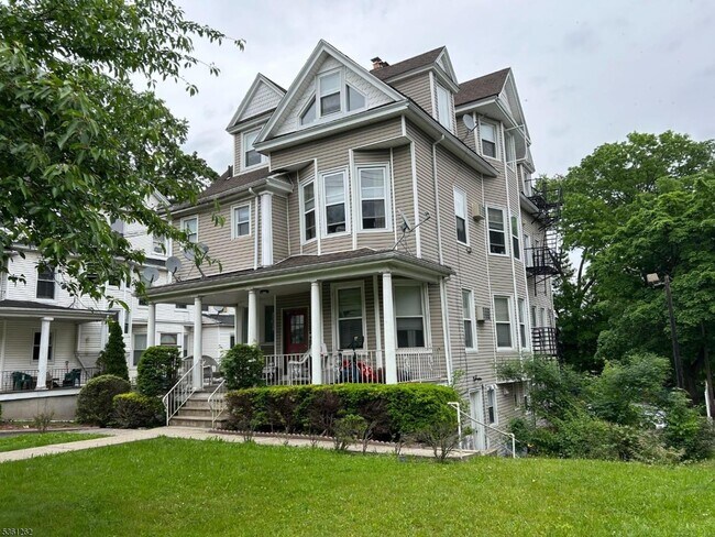 Primary Photo - 43 S Willow St