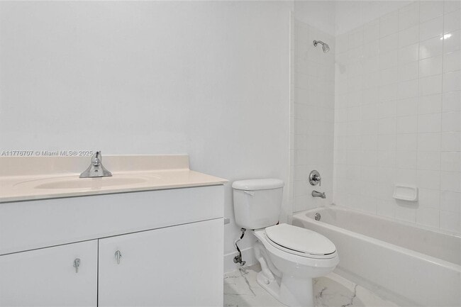 Building Photo - 1382 Harbor View W