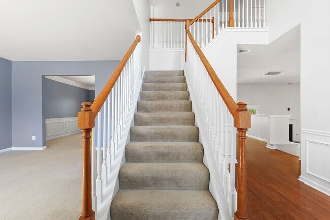 Building Photo - 1255 Wondering Way