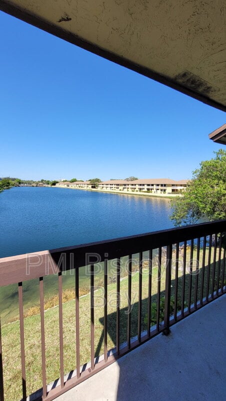 Building Photo - 415 NW 210th St