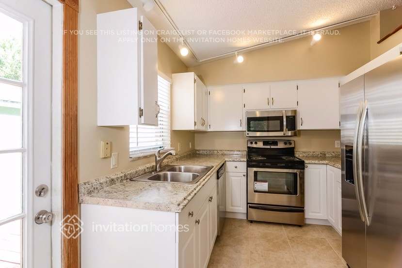 Building Photo - 6749 67th Ln N