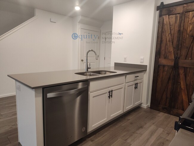 Building Photo - 8710 W Cordero Dr