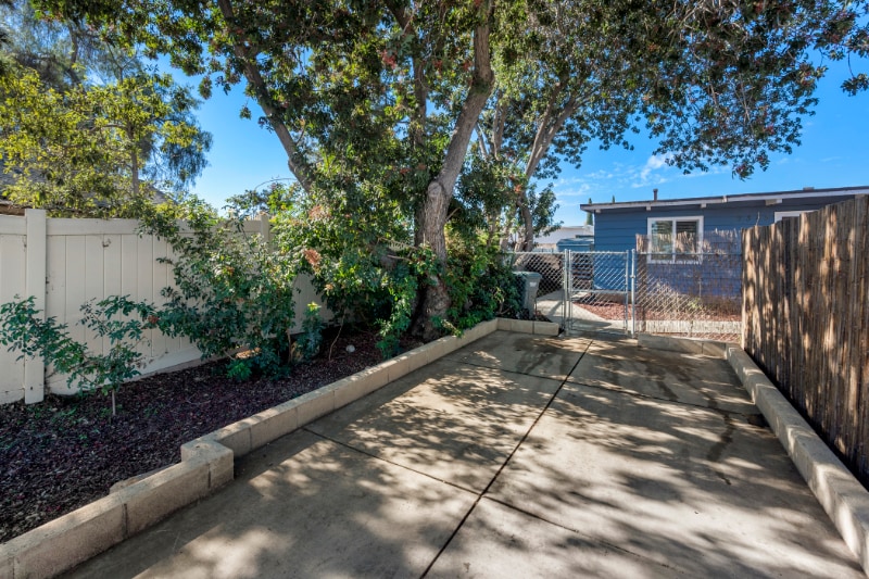 Building Photo - 2348 Cypress Ave