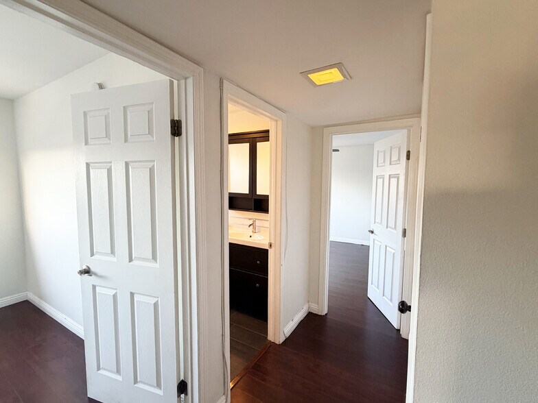 Building Photo - 7305 Milwood Ave