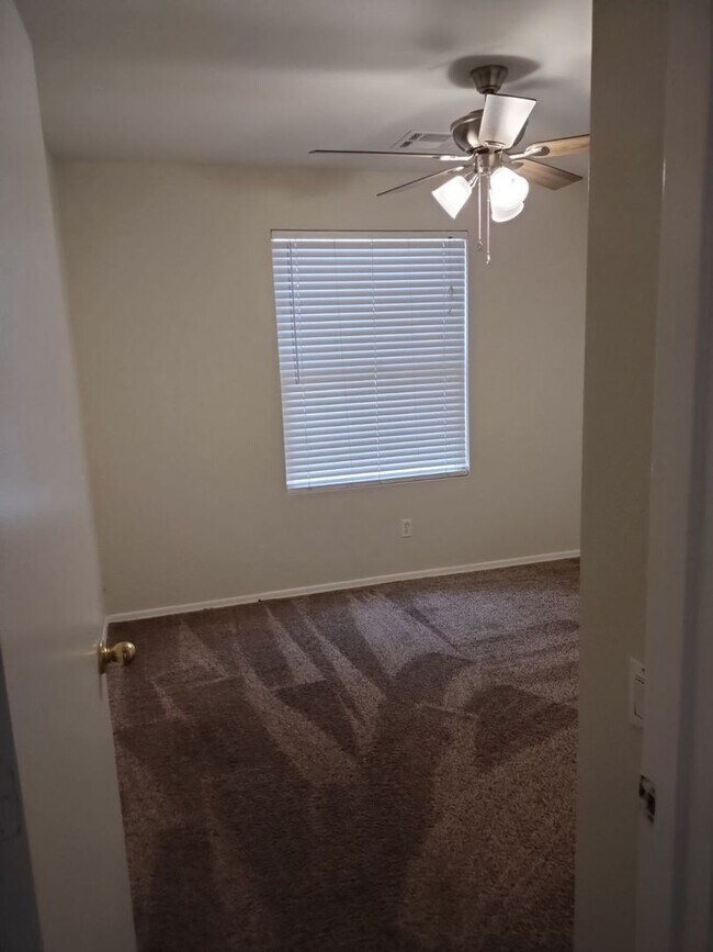 Building Photo - North Avondale Home