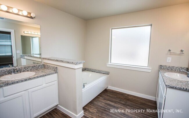 Building Photo - 2150 Kirksey Ave