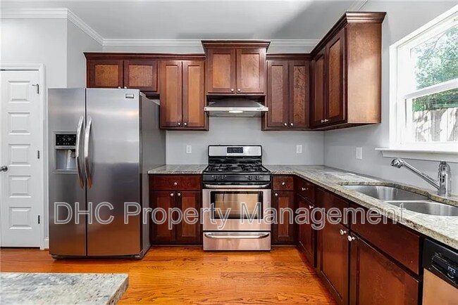 Building Photo - 1765 Stoney Creek Dr SE