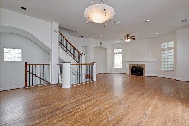 Building Photo - 5410 Rose St