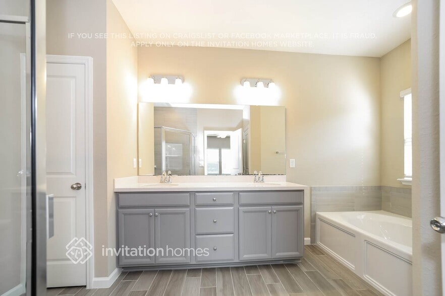 Building Photo - 11243 Oyster Creek Rd