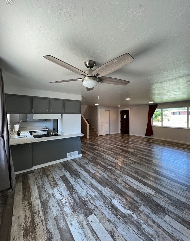 Building Photo - 6268 Mt Vernon Dr