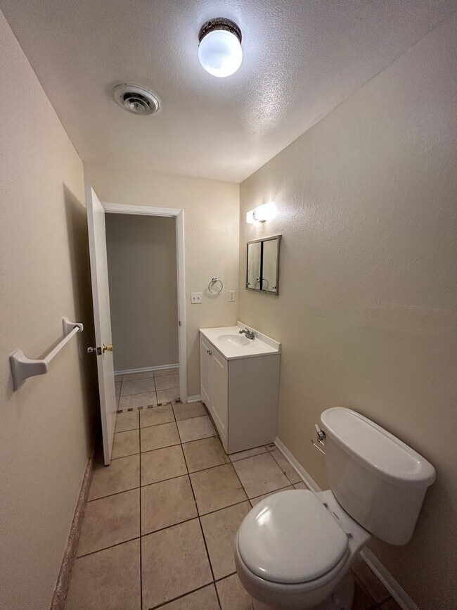 Building Photo - 3BR/2BA Single Family Home with Large Backyard in Winter Park!