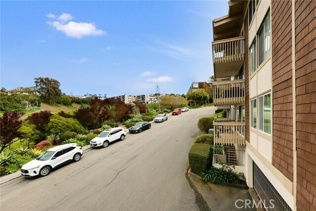 Building Photo - 6542 Ocean Crest Dr