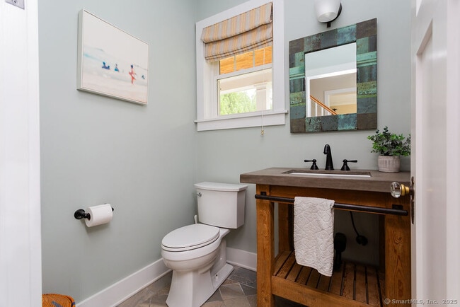 Building Photo - 9 Center Rd