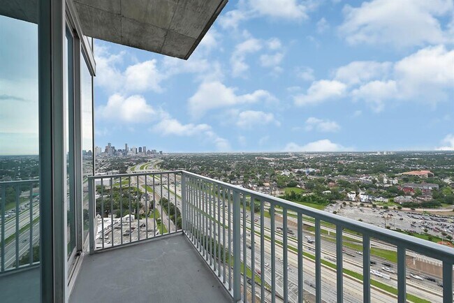 Building Photo - 5925 Almeda Rd