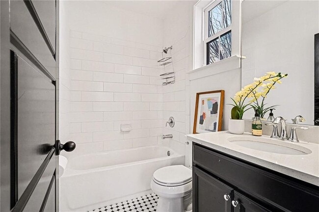 Building Photo - 2054 Rockledge Rd NE