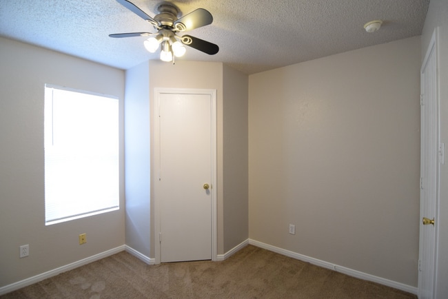 Building Photo - 4402 Matt Dr