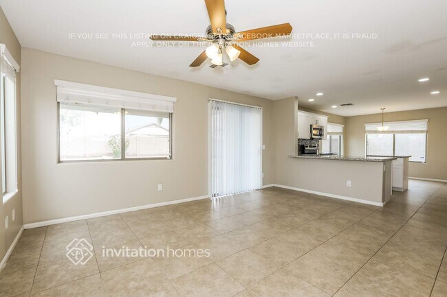 Building Photo - 1618 E Daniella Dr