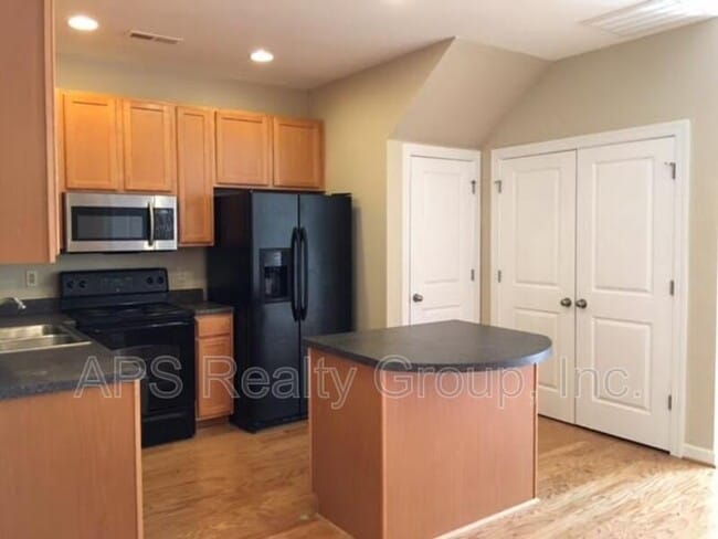 Building Photo - 378 Summergate Dr
