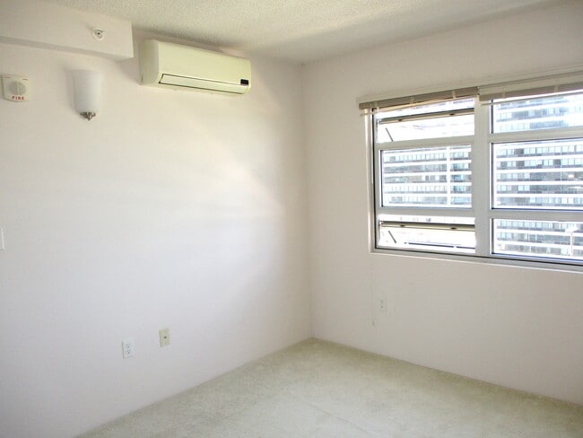 Building Photo - 801 South St