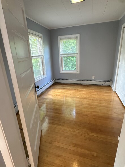 Building Photo - 23 Airlie St