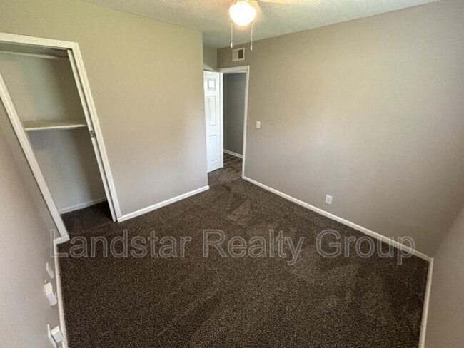 Building Photo - 9816 Titan Dr