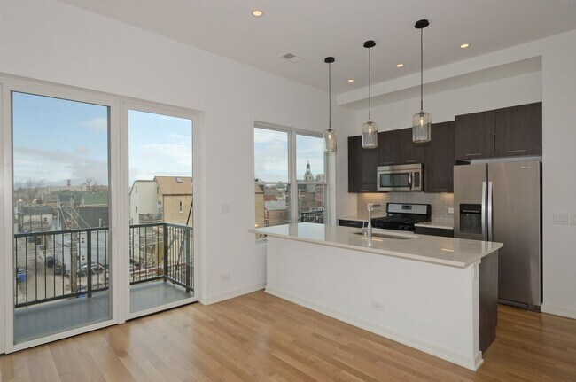 Interior Photo - 1510 W. Division