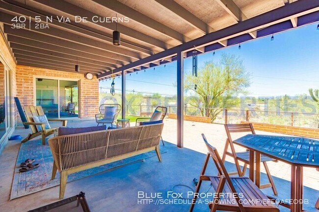 Building Photo - Foothills gorgeous home!