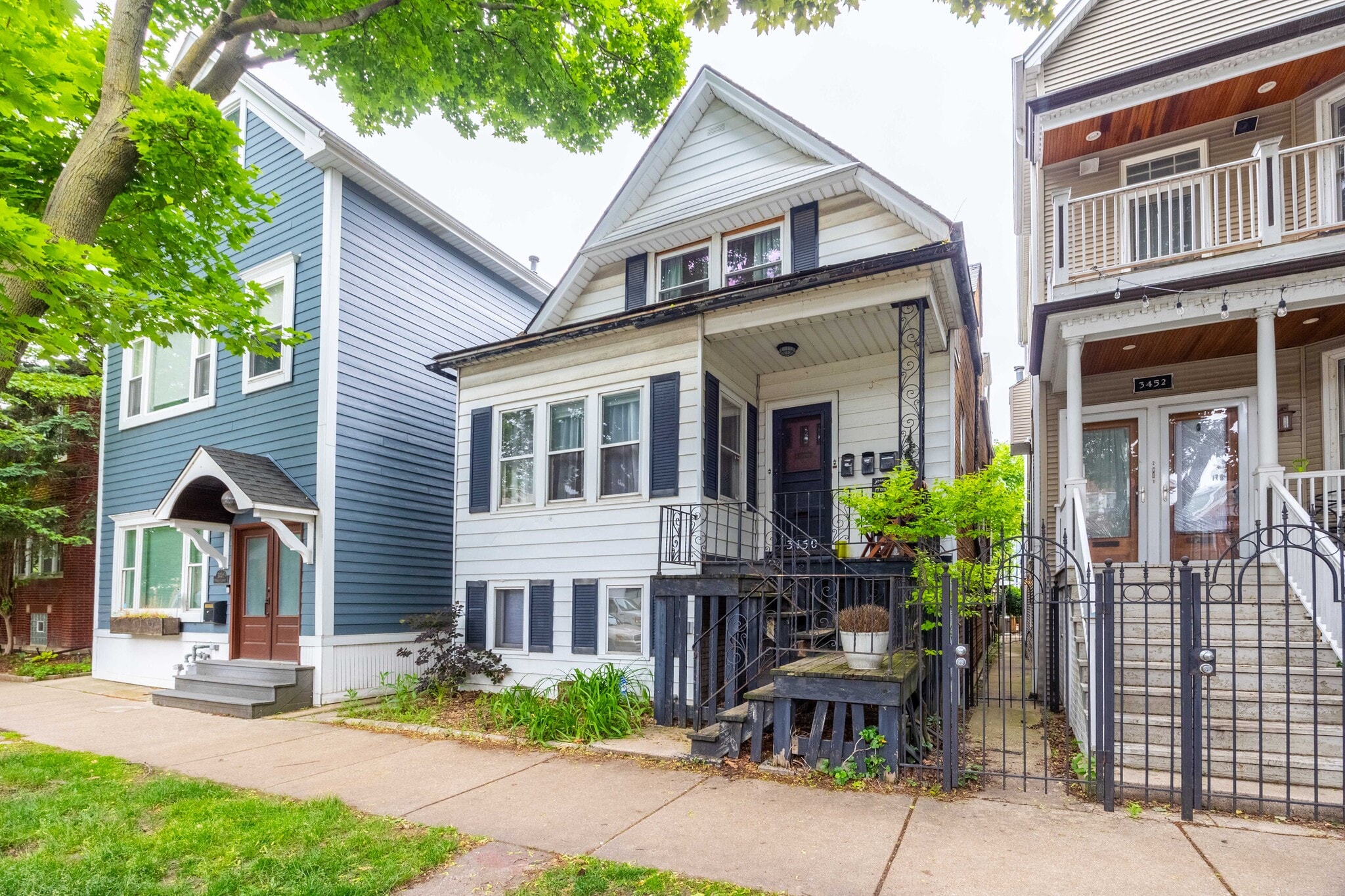 Building Photo - 3450 N Leavitt St
