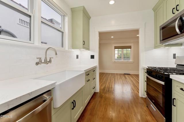 Building Photo - 520 S Los Robles Ave
