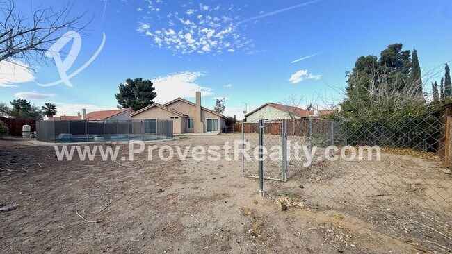 Building Photo - 11085 Live Oak Ln