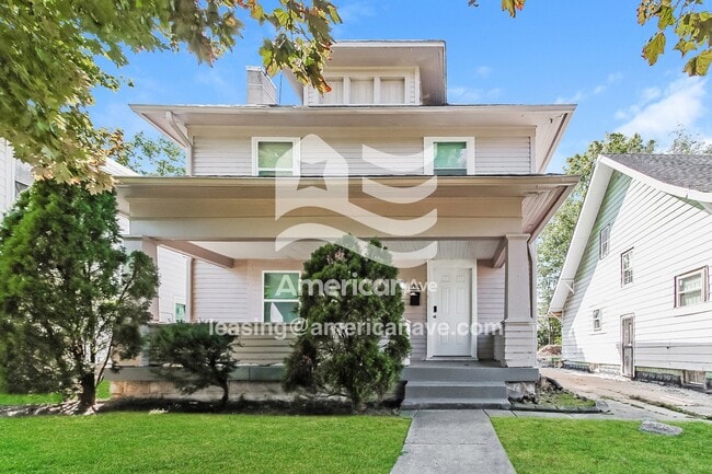 Building Photo - 1015 W 32nd St