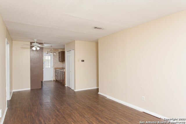 Building Photo - 3503 Sun Beam Ln