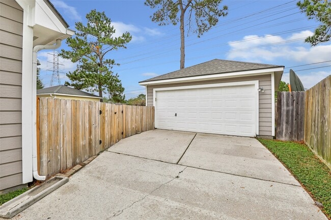 Building Photo - 19106 Spruce Bough Ln