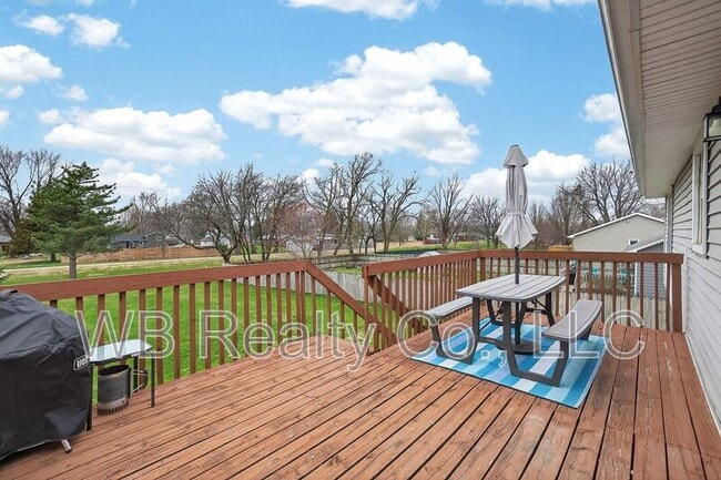 Building Photo - 260 Windfield Pkwy