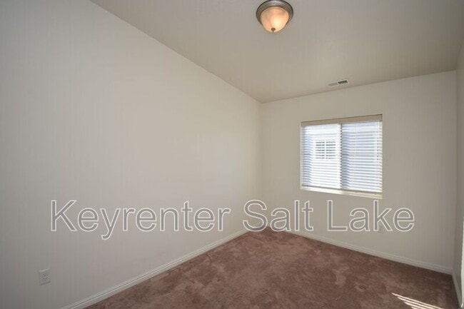 Building Photo - 14893 S Thunder Horse Ln
